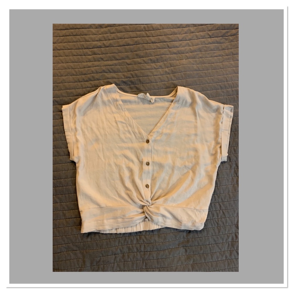 Cream top with a scrunch